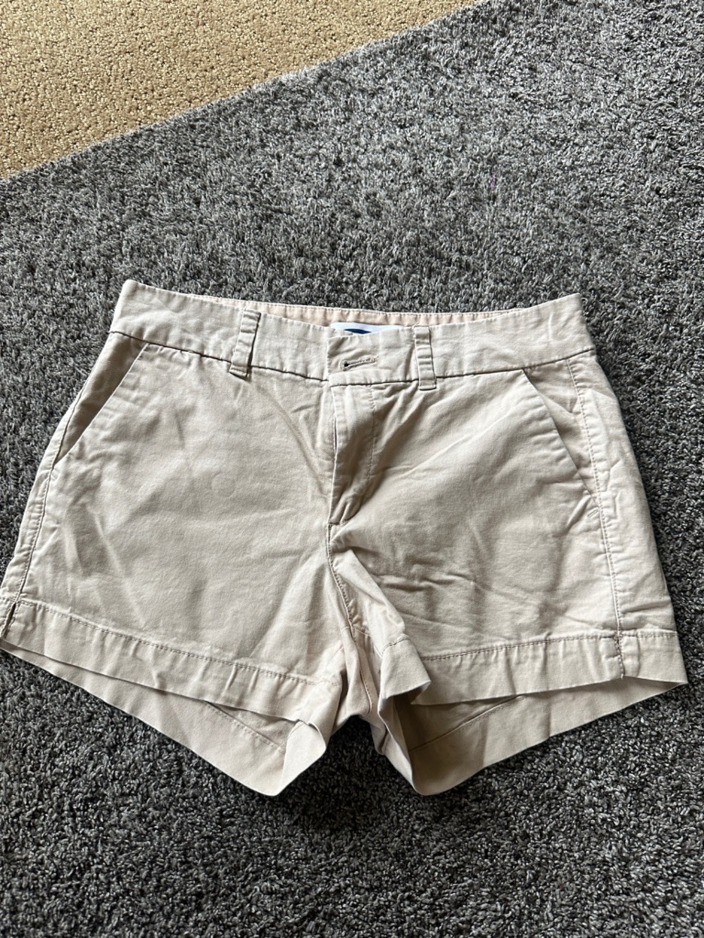 Old Navy Light Beige Tan Khaki Women's Size 2 Summertime Shorts Classic Staple